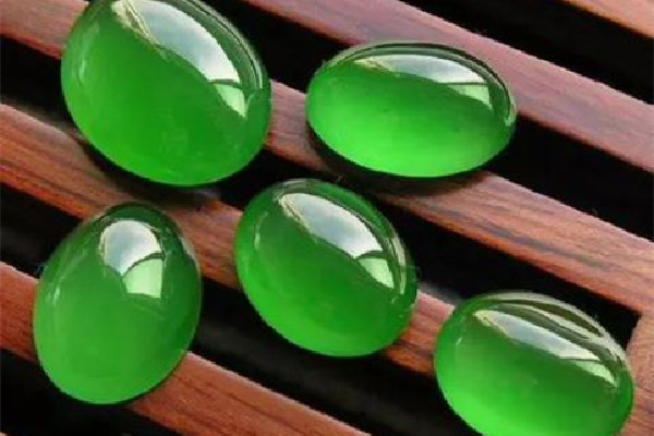 帝王綠有沒(méi)有冰種 帝王綠是最好的翡翠嗎 帝王綠有沒(méi)有冰種 帝王綠是最好的翡翠嗎