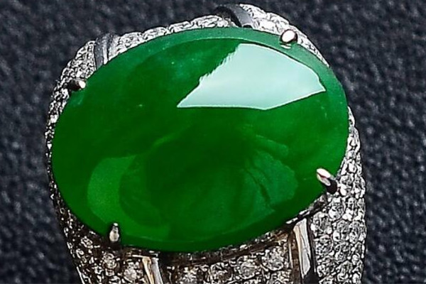 帝王綠會(huì)有氣泡嗎 帝王綠可以染出來嗎 帝王綠會(huì)有氣泡嗎 帝王綠可以染出來嗎