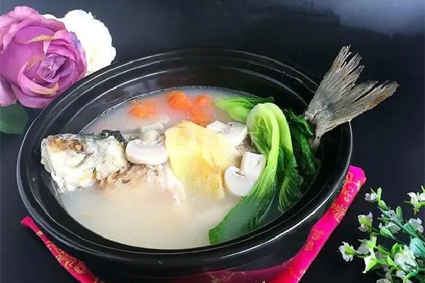 鯽魚湯有腥味怎么去除 鯽魚湯怎么做既沒(méi)有腥味又鮮 鯽魚湯有腥味怎么去除 鯽魚湯怎么做既沒(méi)有腥味又鮮