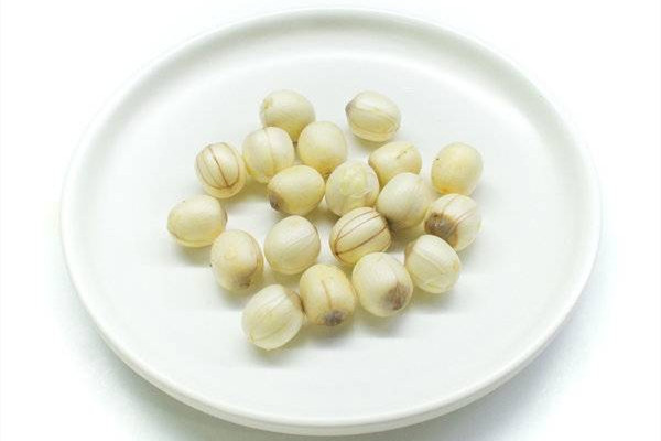 新鮮蓮子和干蓮子功效一樣嗎 新鮮蓮子和什么搭配最好 新鮮蓮子和干蓮子功效一樣嗎 新鮮蓮子和什么搭配最好