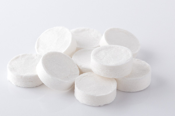 壓縮面膜粒的使用方法 壓縮面膜用牛奶泡好嗎 壓縮面膜粒的使用方法 壓縮面膜用牛奶泡好嗎