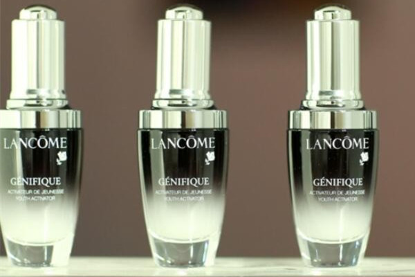 蘭蔻小黑瓶的正確使用方法 蘭蔻小黑瓶一次用多少 蘭蔻小黑瓶的正確使用方法 蘭蔻小黑瓶一次用多少