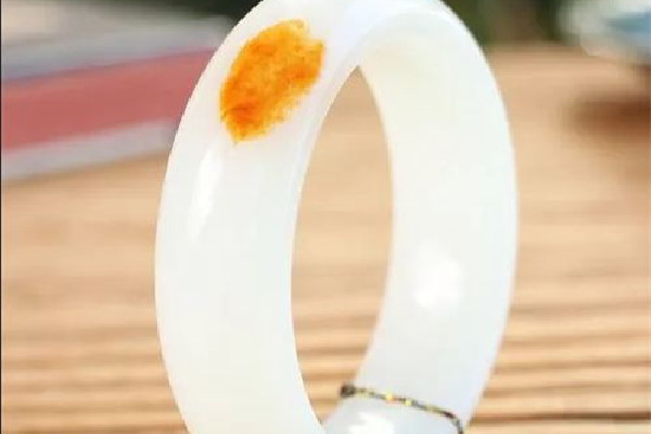 羊脂玉是不是顏色越白越好 羊脂玉分幾個等級 羊脂玉是不是顏色越白越好 羊脂玉分幾個等級