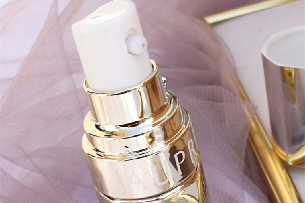 淡斑精華哪個牌子最好 淡斑精華和淡斑霜哪種效果好 淡斑精華哪個牌子最好 淡斑精華和淡斑霜哪種效果好