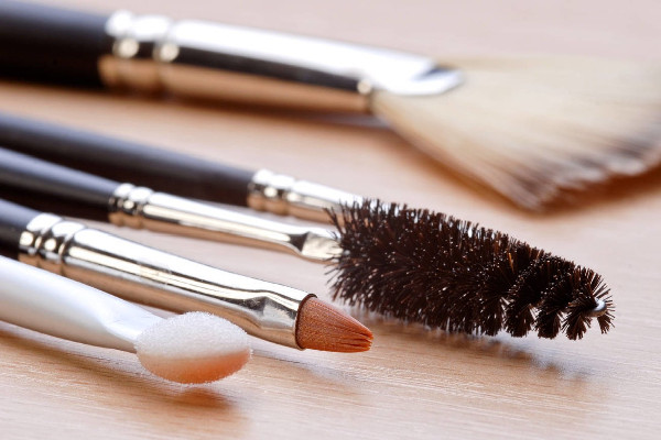 化妝刷不干凈會引起臉過敏嗎 化妝刷會有螨蟲嗎 化妝刷不干凈會引起臉過敏嗎 化妝刷會有螨蟲嗎