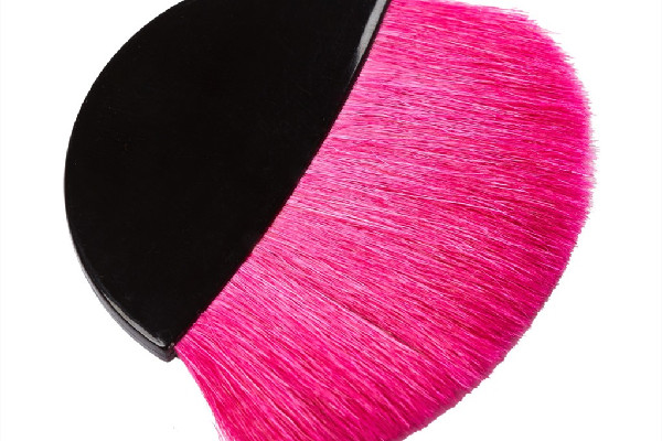 化妝刷用之前需要打濕嗎 化妝刷的分類與用法 化妝刷用之前需要打濕嗎 化妝刷的分類與用法