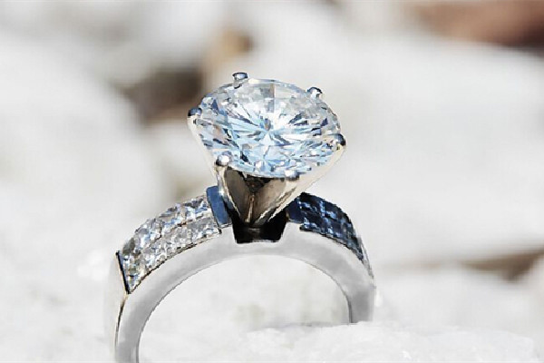 鉆戒是四爪好還是六爪好 鉆戒會掉鉆嗎 鉆戒是四爪好還是六爪好 鉆戒會掉鉆嗎