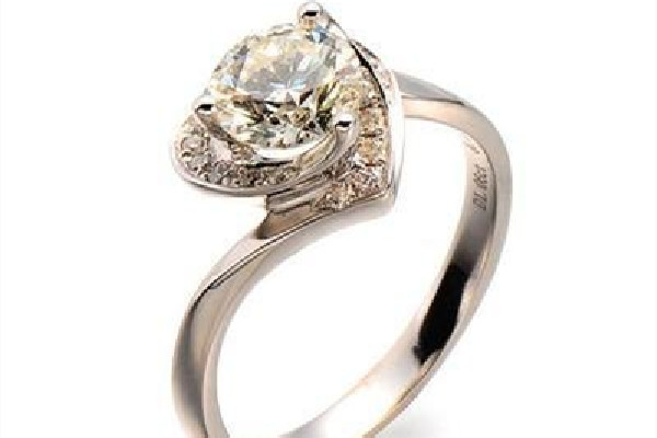 鉆戒哪個(gè)品牌好 鉆戒買(mǎi)什么牌子好性價(jià)比最高 鉆戒哪個(gè)品牌好 鉆戒買(mǎi)什么牌子好性價(jià)比最高