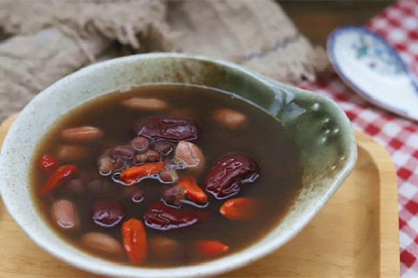 五紅湯會讓寶寶脹氣嗎 五紅湯多大的孩子可以吃 五紅湯會讓寶寶脹氣嗎 五紅湯多大的孩子可以吃