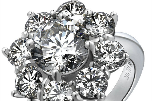 鉆戒有劃痕可以修復(fù)嗎 鉆戒佩戴需要注意什么 鉆戒有劃痕可以修復(fù)嗎 鉆戒佩戴需要注意什么