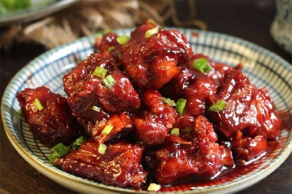 紅燒排骨有用啤酒燉好不好 紅燒排骨放冷水還是熱水 紅燒排骨有用啤酒燉好不好 紅燒排骨放冷水還是熱水