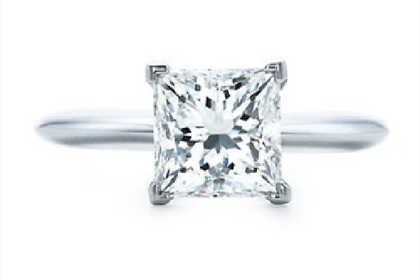 鉆戒是四爪好還是六爪好 鉆戒會掉鉆嗎 鉆戒是四爪好還是六爪好 鉆戒會掉鉆嗎