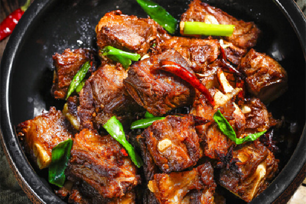 紅燒排骨是苦的怎么回事 紅燒排骨要炒糖色嗎 紅燒排骨是苦的怎么回事 紅燒排骨要炒糖色嗎