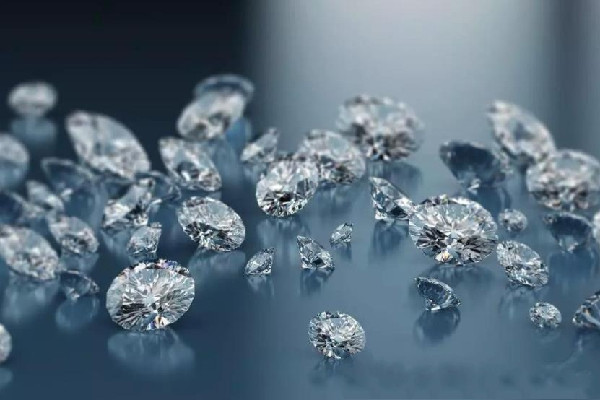 鉆石的寓意與象征 鉆石適合什么年齡的佩戴 鉆石的寓意與象征 鉆石適合什么年齡的佩戴