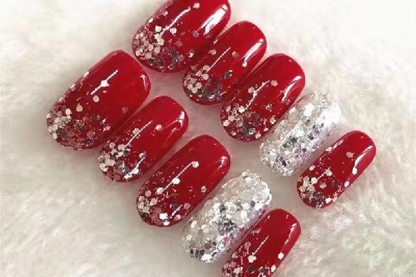 美甲片是硬的好還是軟的好 美甲片買(mǎi)什么樣的合適