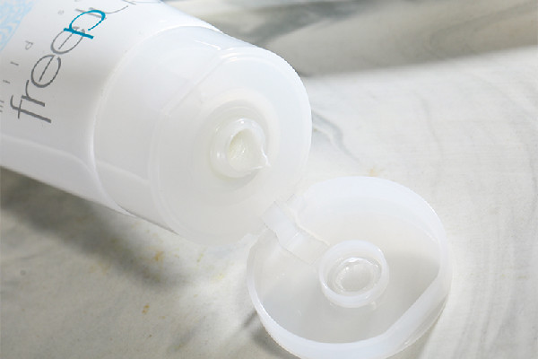 芙麗芳絲洗面奶適合油性痘痘肌嗎 芙麗芳絲洗面奶適合什么膚質(zhì)用 芙麗芳絲洗面奶適合油性痘痘肌嗎 芙麗芳絲洗面奶適合什么膚質(zhì)用