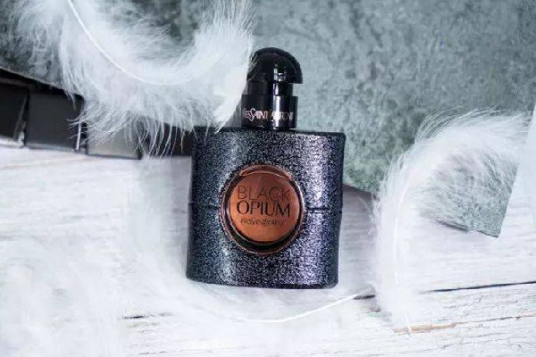 ysl黑鴉片香水有哪幾個(gè)版本 ysl黑鴉片香水會(huì)變味道嗎 ysl黑鴉片香水有哪幾個(gè)版本 ysl黑鴉片香水會(huì)變味道嗎