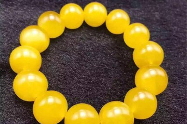 蜜蠟?zāi)睦锂a(chǎn)的最好 蜜蠟買什么樣的好 蜜蠟?zāi)睦锂a(chǎn)的最好 蜜蠟買什么樣的好