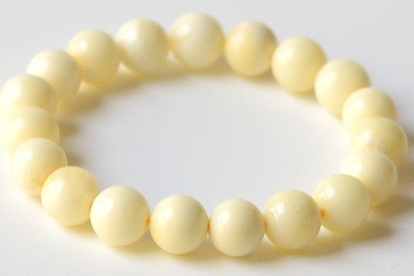 蜜蠟價(jià)錢多少錢一克 蜜蠟有收藏價(jià)值嗎 蜜蠟價(jià)錢多少錢一克 蜜蠟有收藏價(jià)值嗎