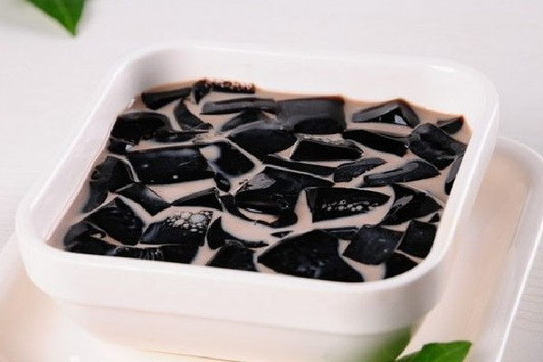 龜苓膏的功效和作用 龜苓膏可以降火嗎 龜苓膏的功效和作用 龜苓膏可以降火嗎