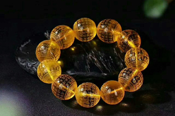 琥珀適合什么屬相的人佩戴 琥珀適合什么星座 琥珀適合什么屬相的人佩戴 琥珀適合什么星座