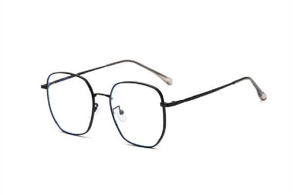 配眼鏡的度數(shù)要比實(shí)際的高還是低 配眼鏡是球面鏡片好還是非球面鏡片好