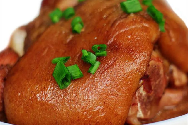 豬肘子買大的好還是小的好 豬肘子買什么樣的好 豬肘子買大的好還是小的好 豬肘子買什么樣的好