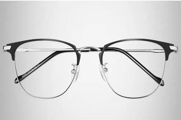 戴眼鏡會(huì)加重近視嗎 戴眼鏡對眼睛有傷害嗎