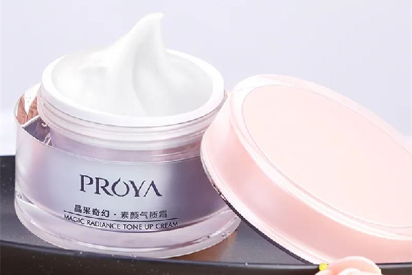 素顏霜的作用與功效 素顏霜對皮膚好還是壞 素顏霜的作用與功效 素顏霜對皮膚好還是壞