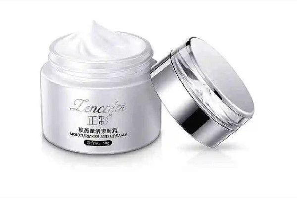 素顏霜和防曬霜先用哪個(gè) 素顏霜在哪個(gè)步驟使用 素顏霜和防曬霜先用哪個(gè) 素顏霜在哪個(gè)步驟使用