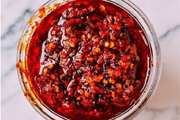 辣椒醬可以用塑料瓶子裝嗎 辣椒醬用什么瓶子裝比較好 辣椒醬可以用塑料瓶子裝嗎 辣椒醬用什么瓶子裝比較好