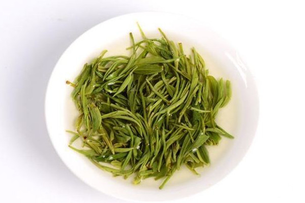 信陽毛尖用多少度的水沖泡好 信陽毛尖可以冷泡嗎 信陽毛尖用多少度的水沖泡好 信陽毛尖可以冷泡嗎