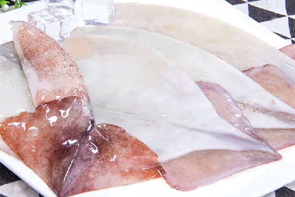 新鮮魷魚怎么處理干凈 新鮮魷魚要不要剝皮 新鮮魷魚怎么處理干凈 新鮮魷魚要不要剝皮