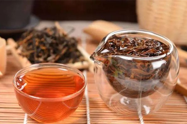 正山小種和金駿眉的區(qū)別在哪里 正山小種和金駿眉哪個(gè)對(duì)胃好