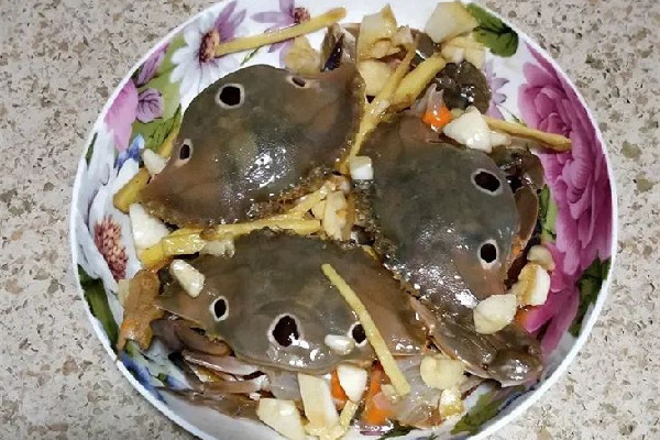 三眼蟹怎么挑選黃多的 三眼蟹買大的好還是小的好 三眼蟹怎么挑選黃多的 三眼蟹買大的好還是小的好