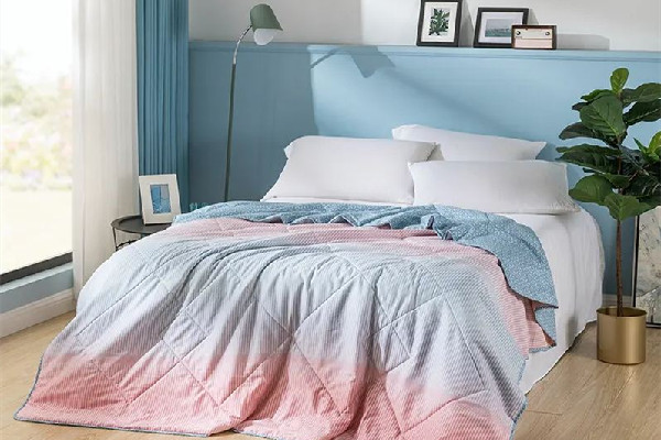 曬被子多久翻一次面 曬被子可以去除霉味嗎 曬被子多久翻一次面 曬被子可以去除霉味嗎