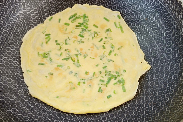 雞蛋餅煎多久就熟了 雞蛋餅為什么容易碎 雞蛋餅煎多久就熟了 雞蛋餅為什么容易碎