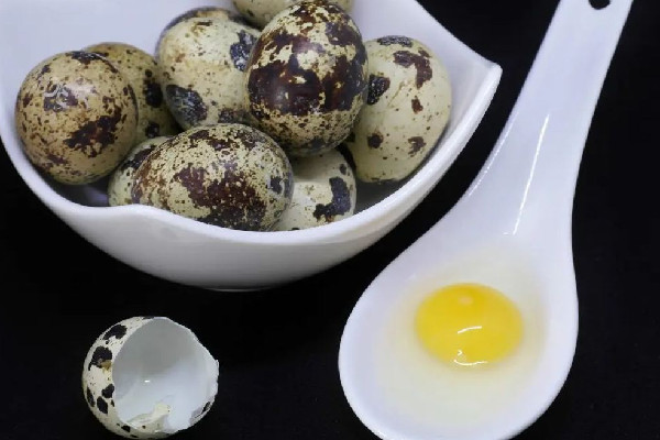 鵪鶉蛋吃了會不會發(fā)胖 鵪鶉和雞蛋哪個膽固醇高 鵪鶉蛋吃了會不會發(fā)胖 鵪鶉和雞蛋哪個膽固醇高