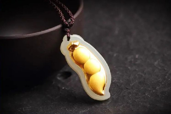 金鑲玉吊墜適合女人戴嗎 金鑲玉吊墜的寓意 金鑲玉吊墜適合女人戴嗎 金鑲玉吊墜的寓意