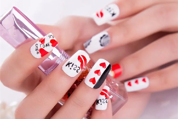 甲片會自己脫落嗎 甲片可以改善甲型嗎 甲片會自己脫落嗎 甲片可以改善甲型嗎