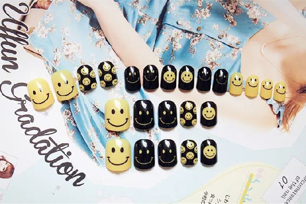 甲片會自己脫落嗎 甲片可以改善甲型嗎 甲片會自己脫落嗎 甲片可以改善甲型嗎