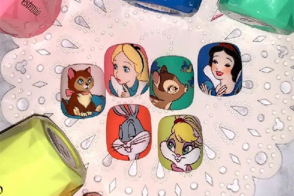 甲片膠水怎么去除 甲片膠水對身體有害嗎 甲片膠水怎么去除 甲片膠水對身體有害嗎