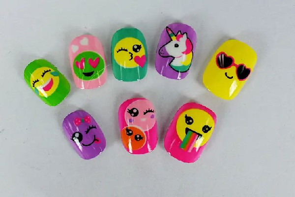 甲片膠水怎么去除 甲片膠水對身體有害嗎 甲片膠水怎么去除 甲片膠水對身體有害嗎