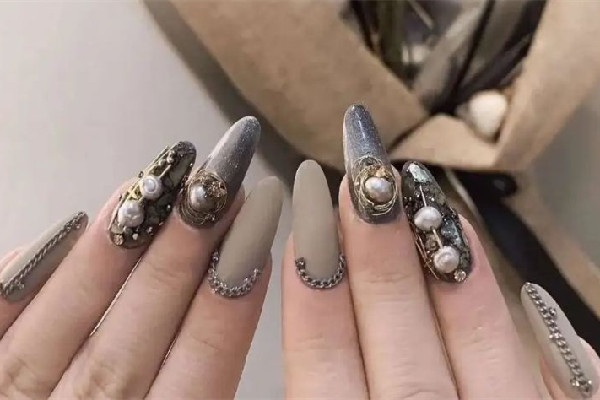 延長(zhǎng)甲寫字方便嗎 延長(zhǎng)甲會(huì)不會(huì)不方便 延長(zhǎng)甲寫字方便嗎 延長(zhǎng)甲會(huì)不會(huì)不方便