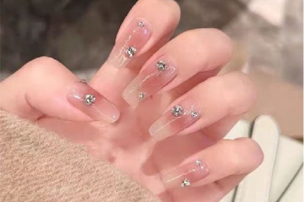 延長(zhǎng)甲斷了可以補(bǔ)救嗎 延長(zhǎng)甲做好了還可以修嗎 延長(zhǎng)甲斷了可以補(bǔ)救嗎 延長(zhǎng)甲做好了還可以修嗎