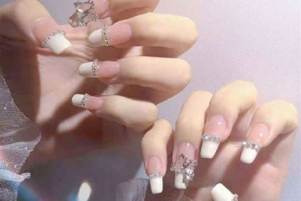 延長甲可以養(yǎng)甲床嗎 延長甲對指甲不好嗎 延長甲可以養(yǎng)甲床嗎 延長甲對指甲不好嗎