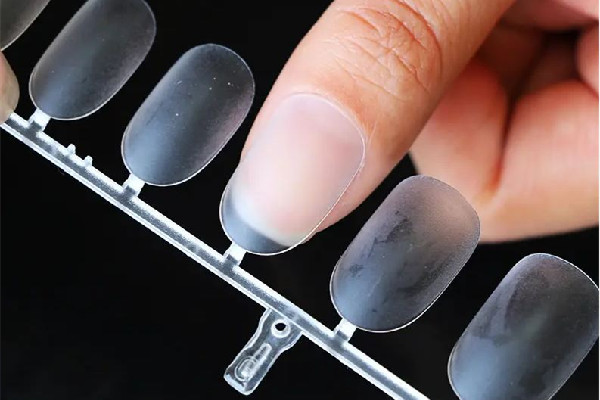 延長(zhǎng)甲一定要照燈嗎 延長(zhǎng)甲是越長(zhǎng)越貴嗎 延長(zhǎng)甲一定要照燈嗎 延長(zhǎng)甲是越長(zhǎng)越貴嗎