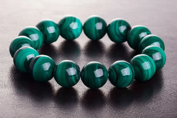 孔雀石什么樣的品質(zhì)好 孔雀石怎么看品質(zhì) 孔雀石什么樣的品質(zhì)好 孔雀石怎么看品質(zhì)