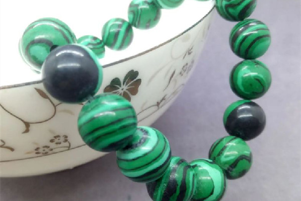 孔雀石佩戴一年后變成什么樣 孔雀石戴久了會(huì)有變化嗎 孔雀石佩戴一年后變成什么樣 孔雀石戴久了會(huì)有變化嗎