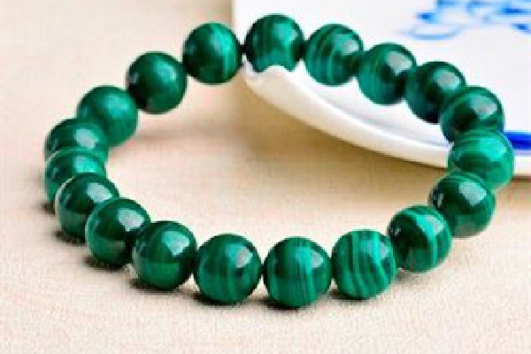 孔雀石是天然的還是人造的 孔雀石怎么辨別真假 孔雀石是天然的還是人造的 孔雀石怎么辨別真假